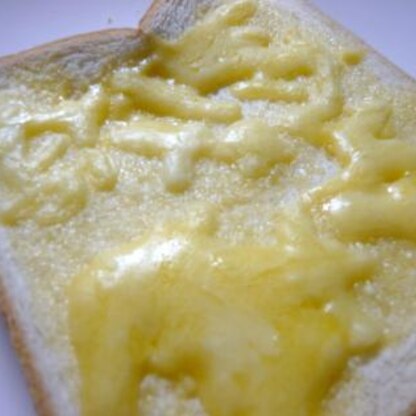 マヨもチーズも大好き！だけどこの２つをのせてトーストしたことはなかったかも…　おいしかったです^^